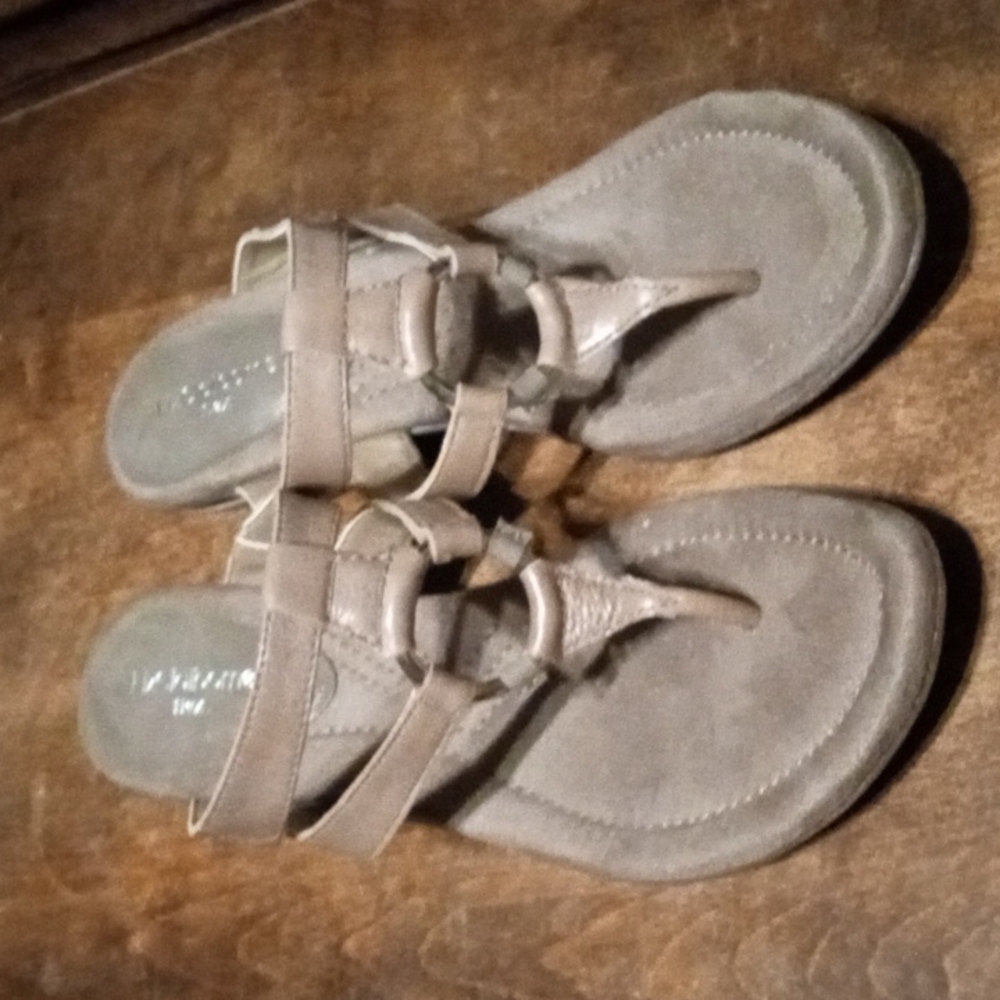 Liz Claiborne Flex Leather Sandals Heel Arch Support Evangeline 8